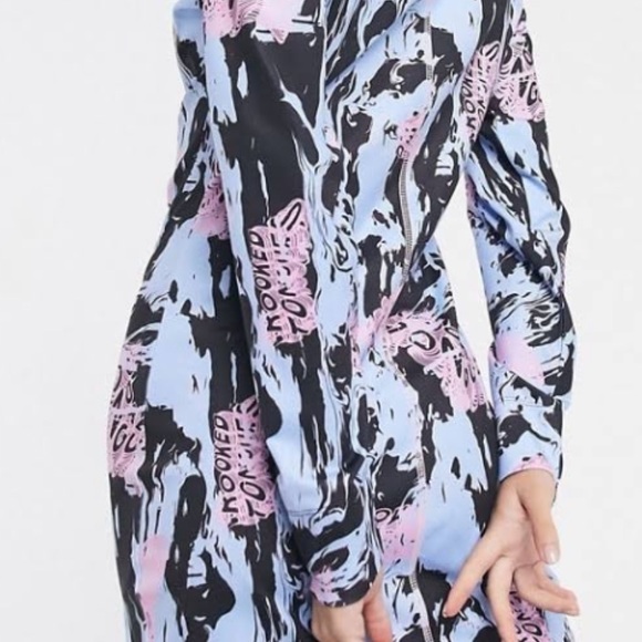 Long sleeve mini dress seam detail zipped front - Picture 2 of 3